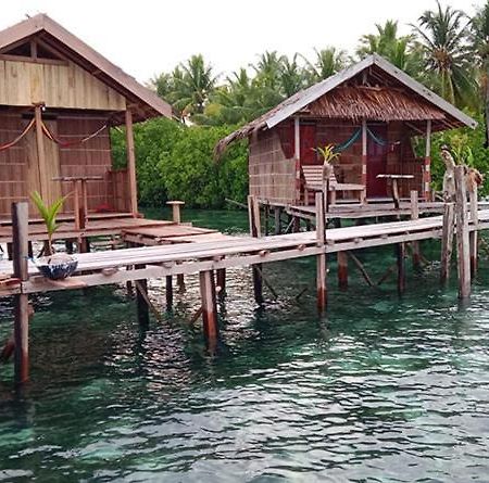 Mawar Homestay Besir エクステリア 写真